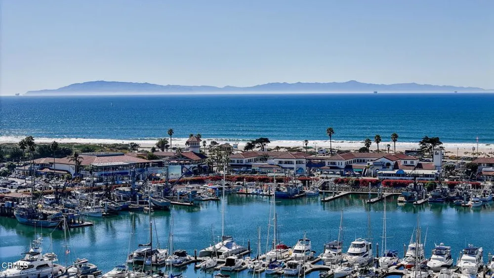 65 ,73 College Drive Ventura, CA 93003