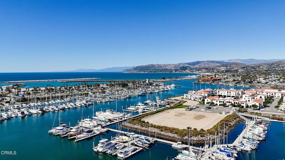 65 ,73 College Drive Ventura, CA 93003