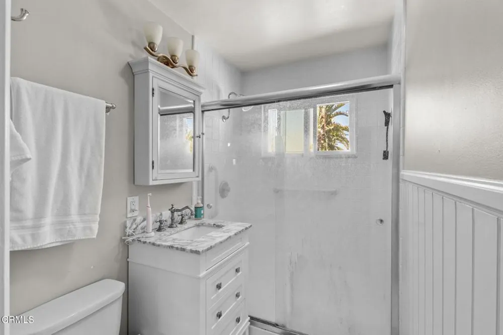 65 ,73 College Drive Ventura, CA 93003