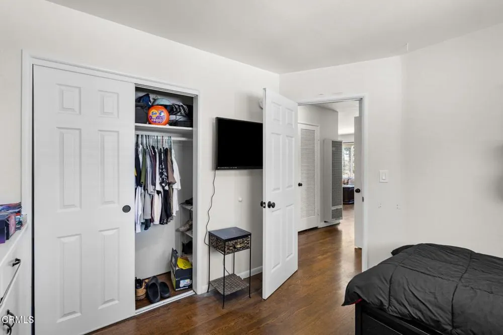 65 ,73 College Drive Ventura, CA 93003