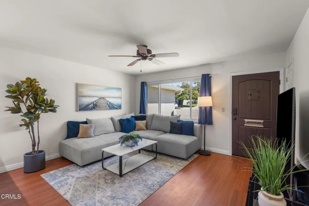 65 ,73 College Drive Ventura, CA 93003