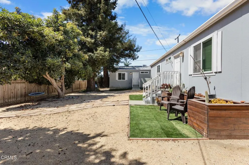 65 ,73 College Drive Ventura, CA 93003