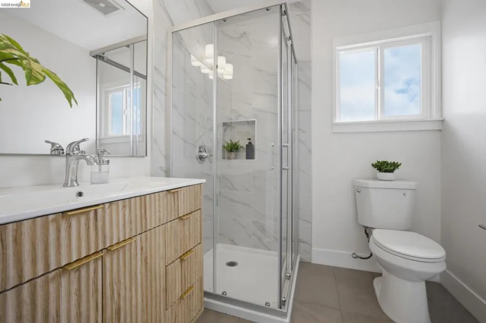 4207 Carrington St Oakland, CA 94601