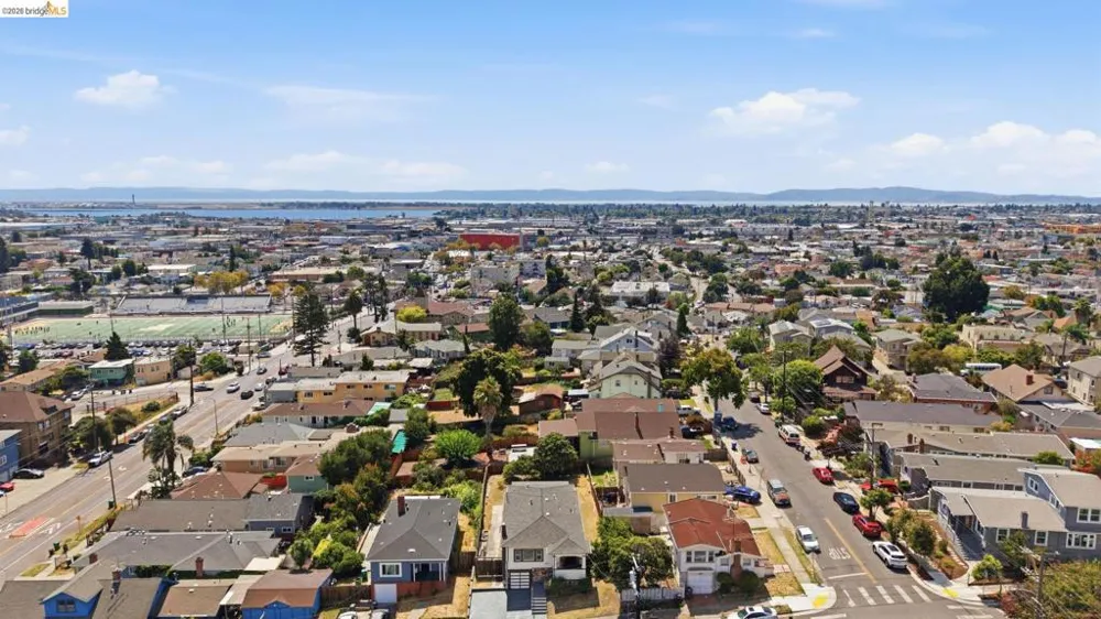4207 Carrington St Oakland, CA 94601