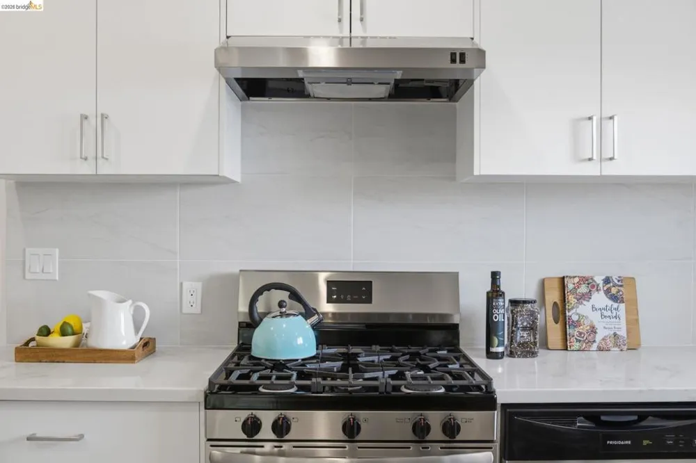 4207 Carrington St Oakland, CA 94601