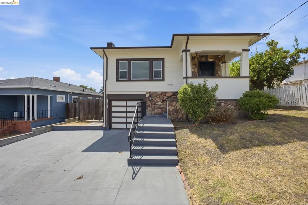 4207 Carrington St Oakland, CA 94601