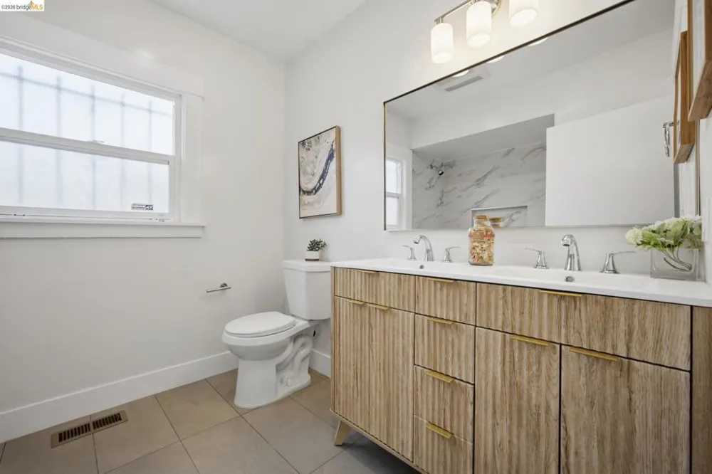 4207 Carrington St Oakland, CA 94601