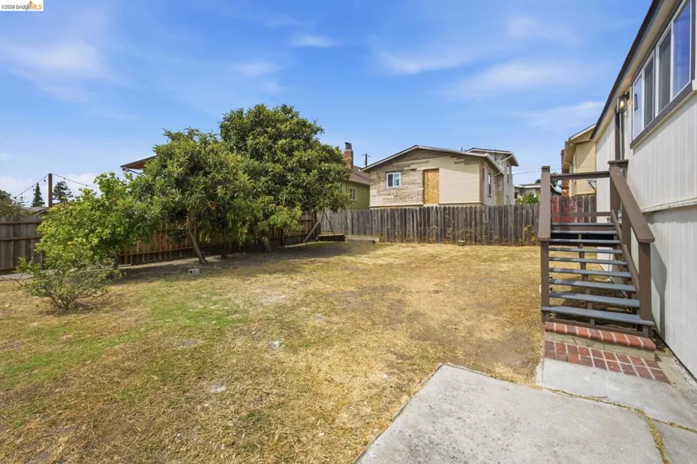 4207 Carrington St Oakland, CA 94601