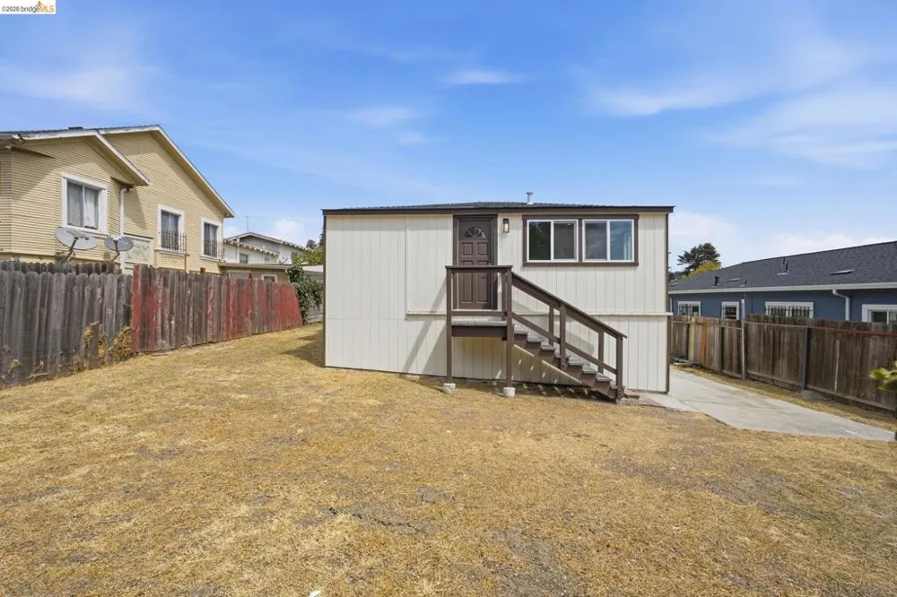 4207 Carrington St Oakland, CA 94601