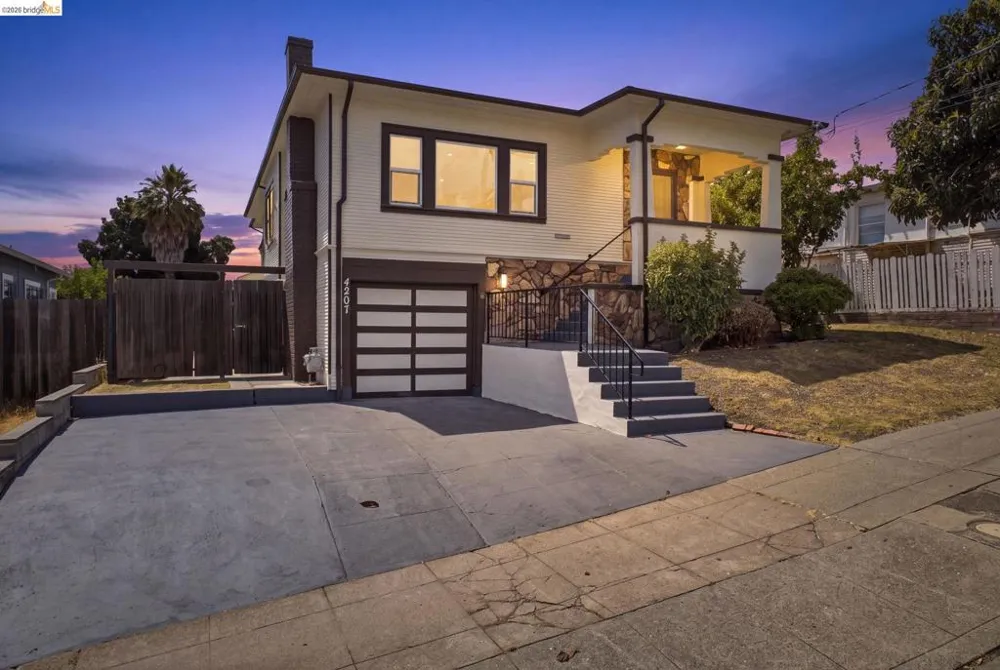 4207 Carrington St Oakland, CA 94601