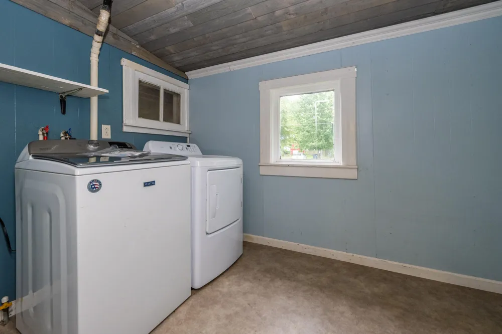 4960 Paw Paw Lake Road Coloma, MI 49038