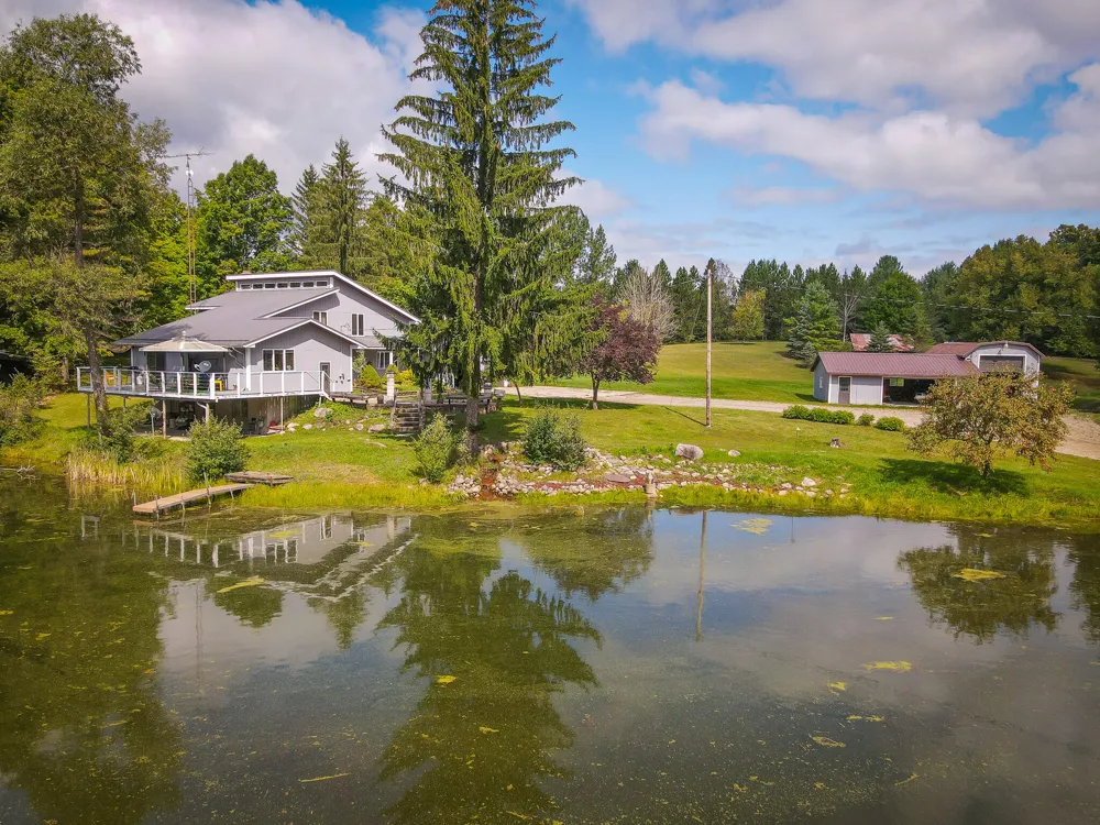 5260 Hockaday Road Gladwin, MI 48624