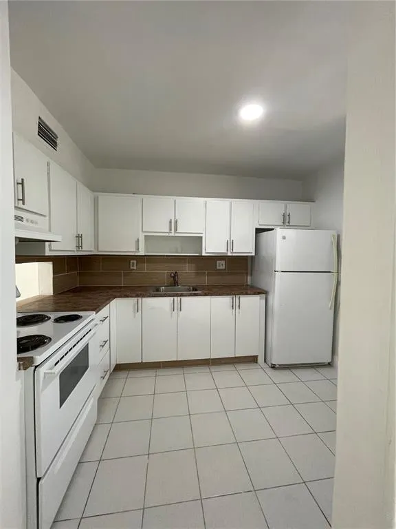 19255 NE 2ND AVENUE #2224 Miami, FL 33179
