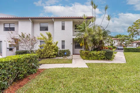 9293 VISTA DEL LAGO #G