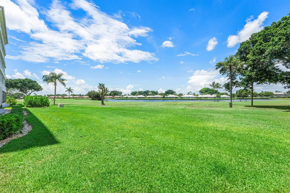 250 John F Kennedy Drive #Unit 204 Atlantis, FL 33462