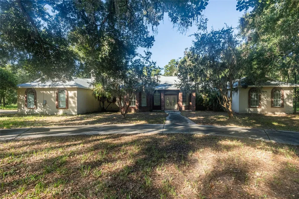 5135 COLLIER PARKWAY Land O Lakes, FL 34639