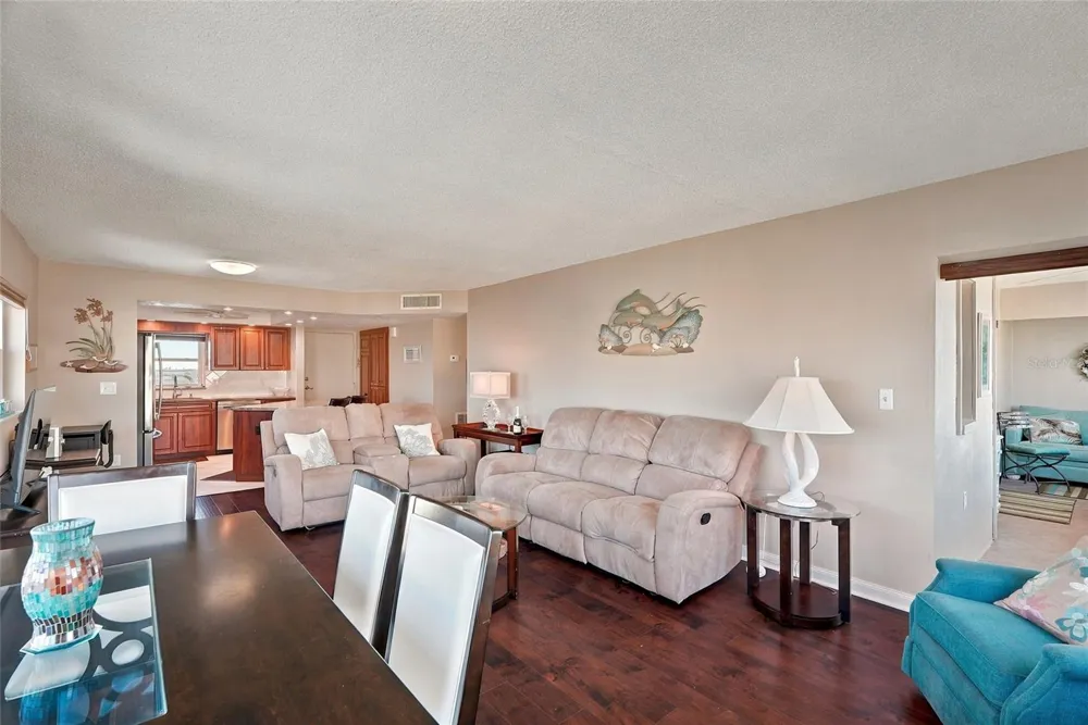 4550 COVE CIRCLE #1009 St Petersburg, FL 33708