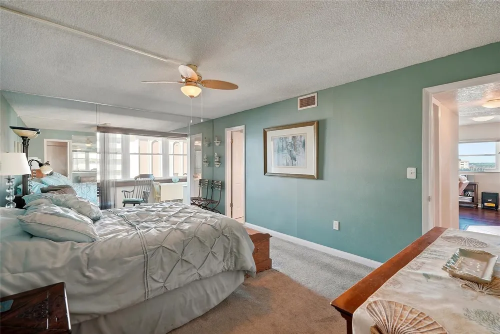 4550 COVE CIRCLE #1009 St Petersburg, FL 33708