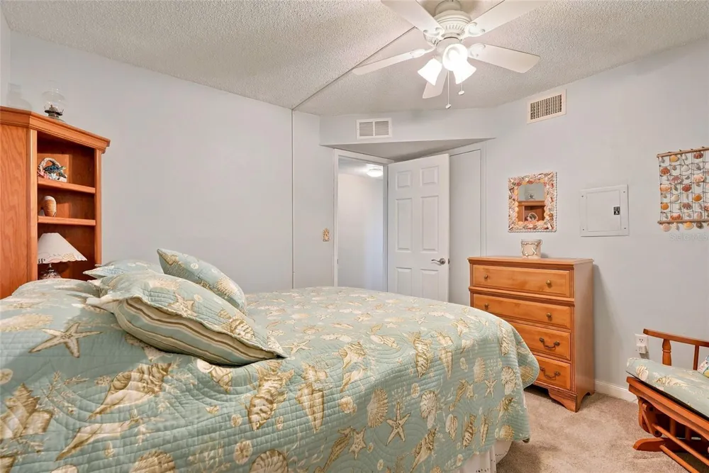 4550 COVE CIRCLE #1009 St Petersburg, FL 33708