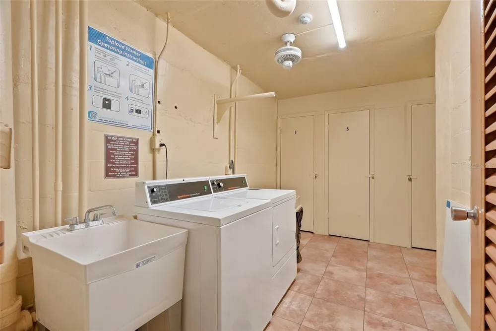 4550 COVE CIRCLE #1009 St Petersburg, FL 33708