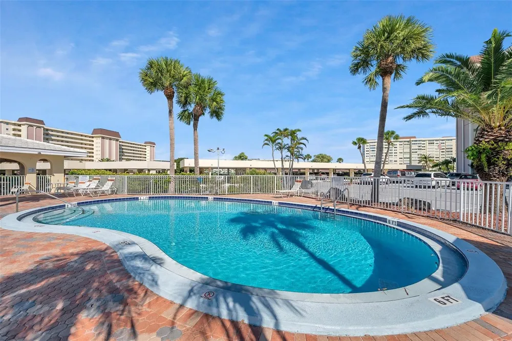 4550 COVE CIRCLE #1009 St Petersburg, FL 33708