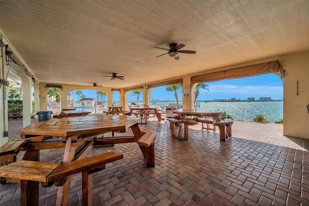 4550 COVE CIRCLE #1009 St Petersburg, FL 33708