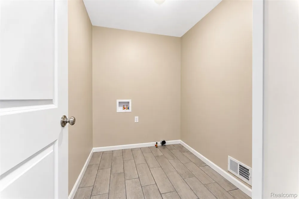 10565 W Allen Road Conway Township, MI 48836