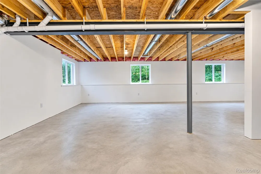 10565 W Allen Road Conway Township, MI 48836