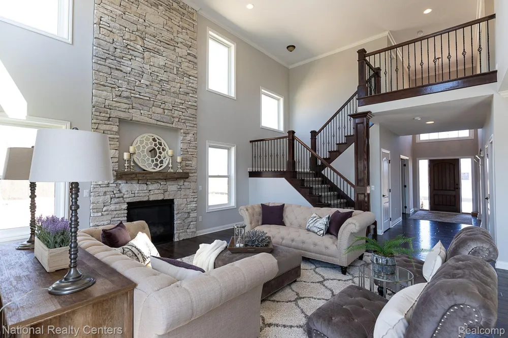 925 Guenevere Drive Oxford Charter Township, MI 48371