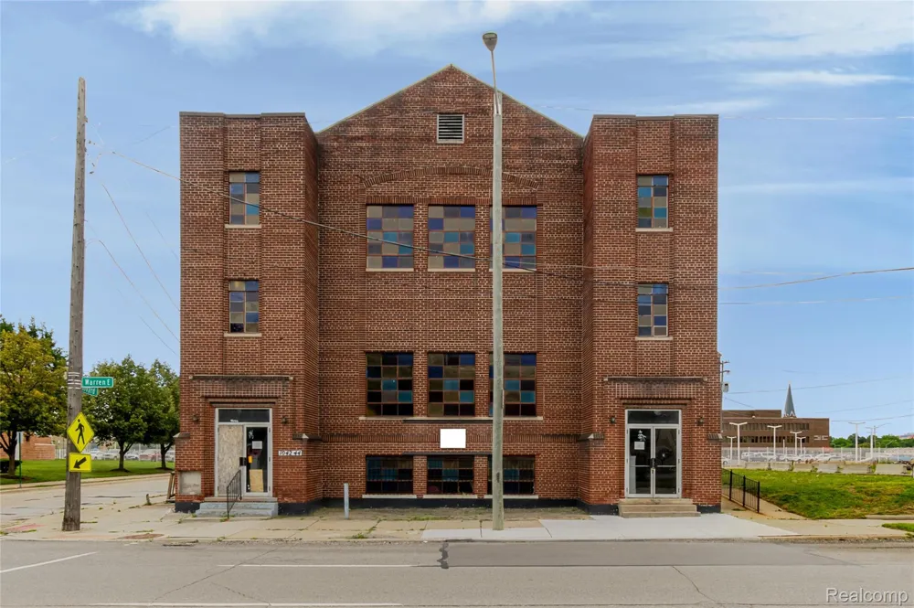 1042 E Warren Avenue Detroit City, MI 48207