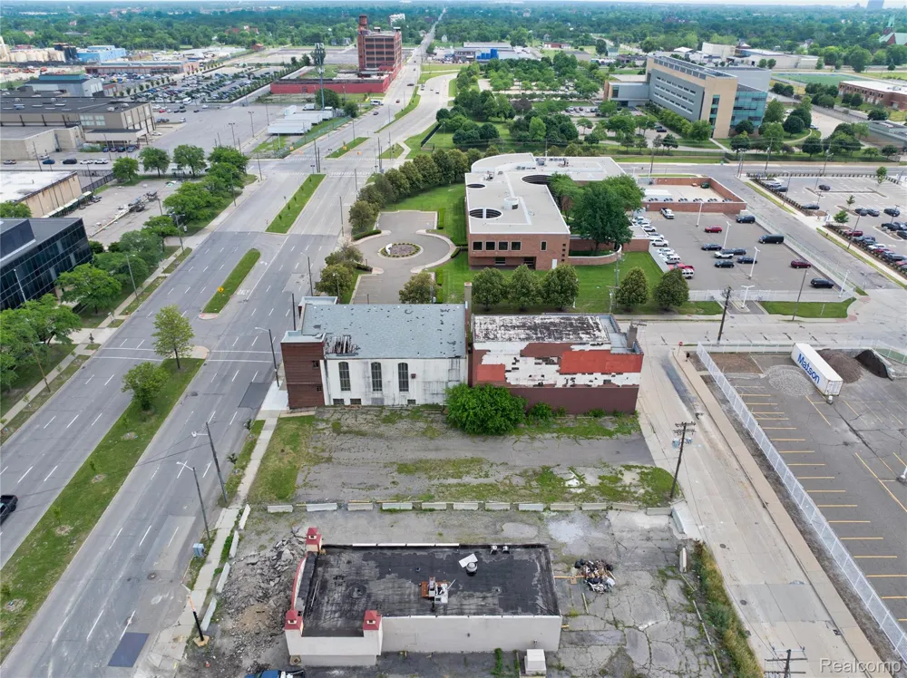 1042 E Warren Avenue Detroit City, MI 48207