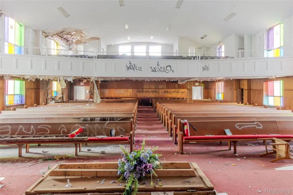 1042 E Warren Avenue Detroit City, MI 48207