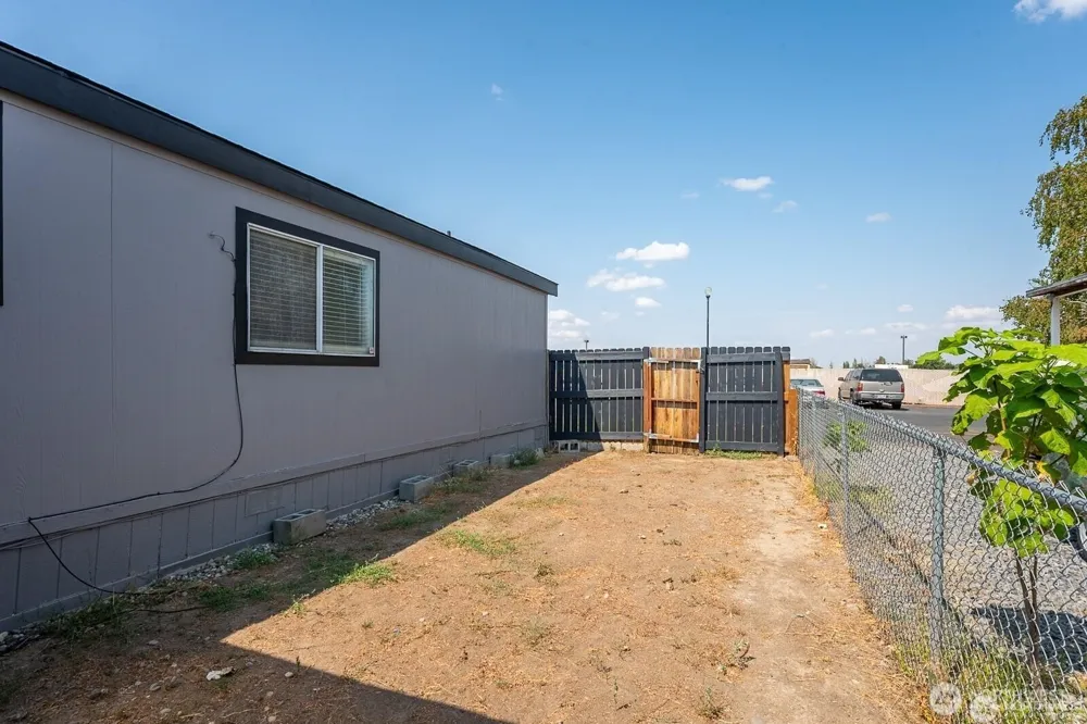 4000 NE Longview Street #65 Moses Lake, WA 98837