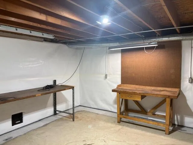 1650 W G AVENUE W Cooper Charter Township, MI 49009