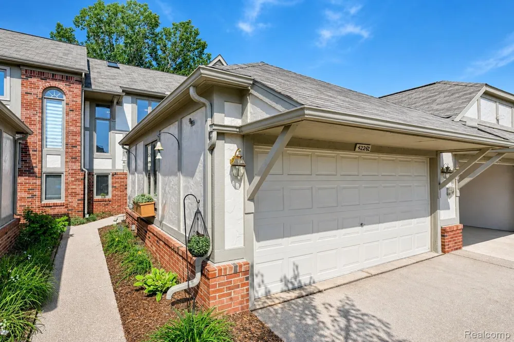 42262 Saratoga Circle Canton Charter Township, MI 48187