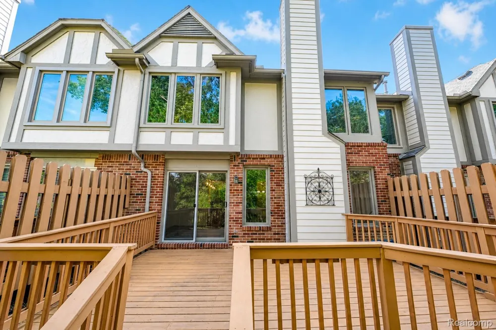 42262 Saratoga Circle Canton Charter Township, MI 48187
