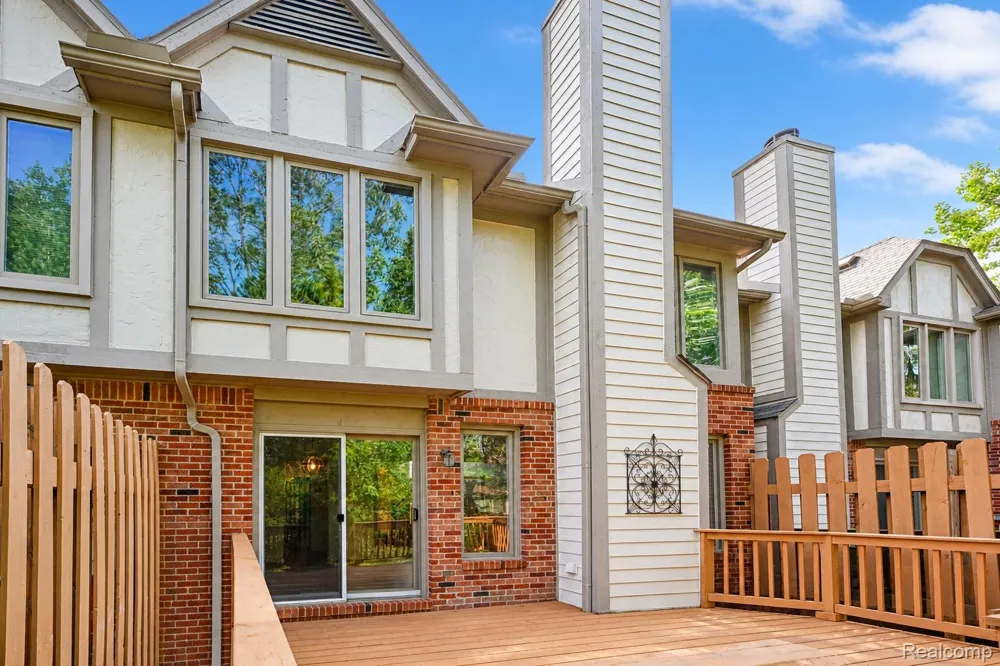 42262 Saratoga Circle Canton Charter Township, MI 48187