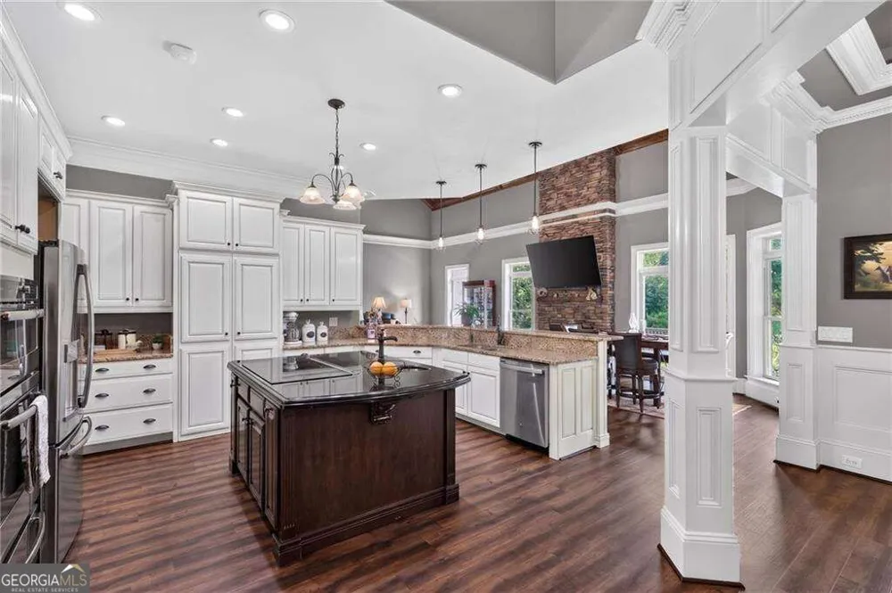 456 E Valley RD NE Rydal, GA 30171