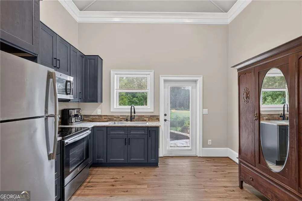 456 E Valley RD NE Rydal, GA 30171