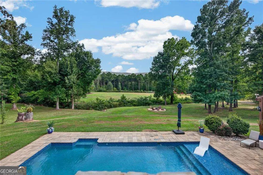 456 E Valley RD NE Rydal, GA 30171