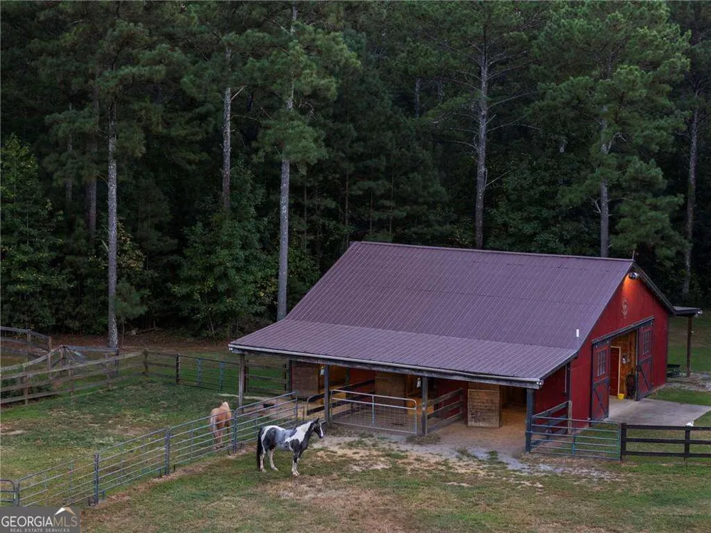 456 E Valley RD NE Rydal, GA 30171