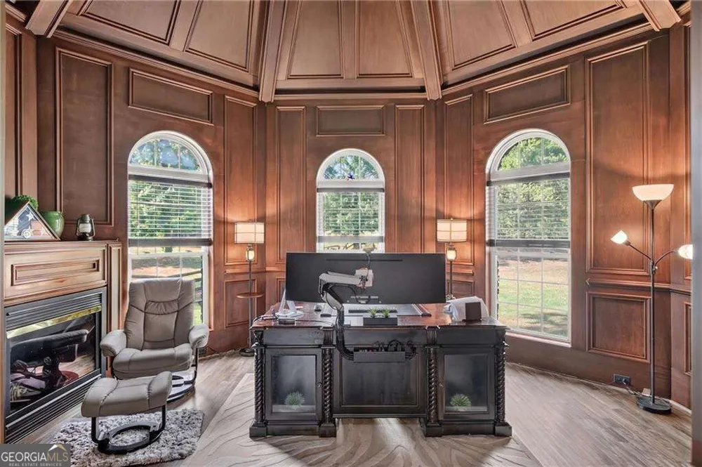 456 E Valley RD NE Rydal, GA 30171