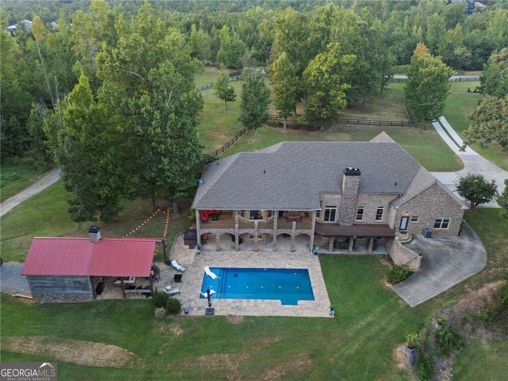 456 E Valley RD NE Rydal, GA 30171