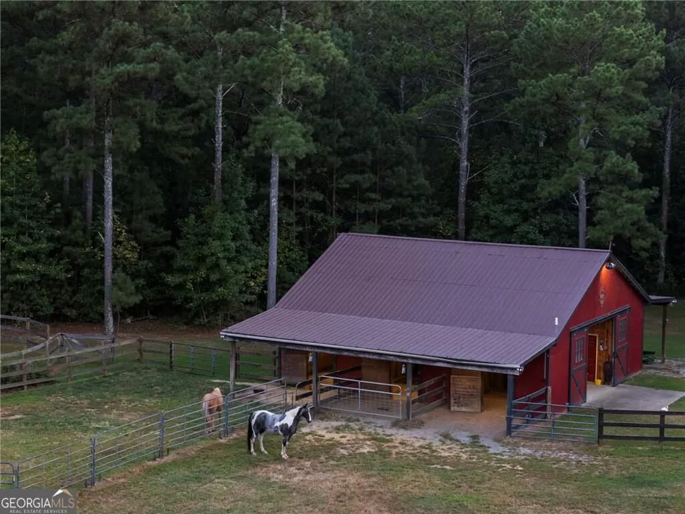 456 E Valley RD NE Rydal, GA 30171