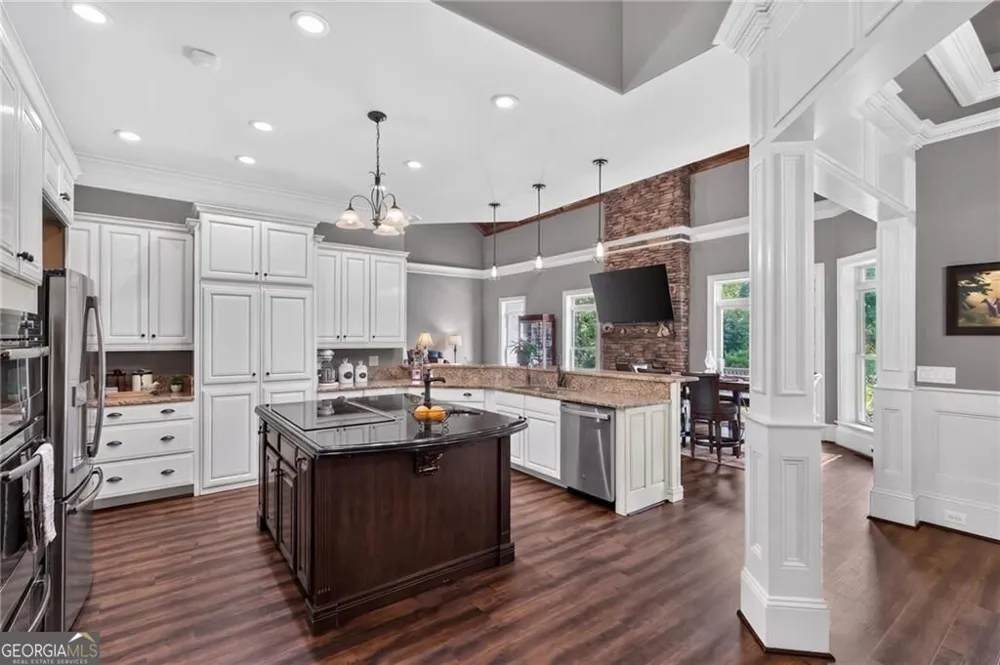 456 E Valley RD NE Rydal, GA 30171