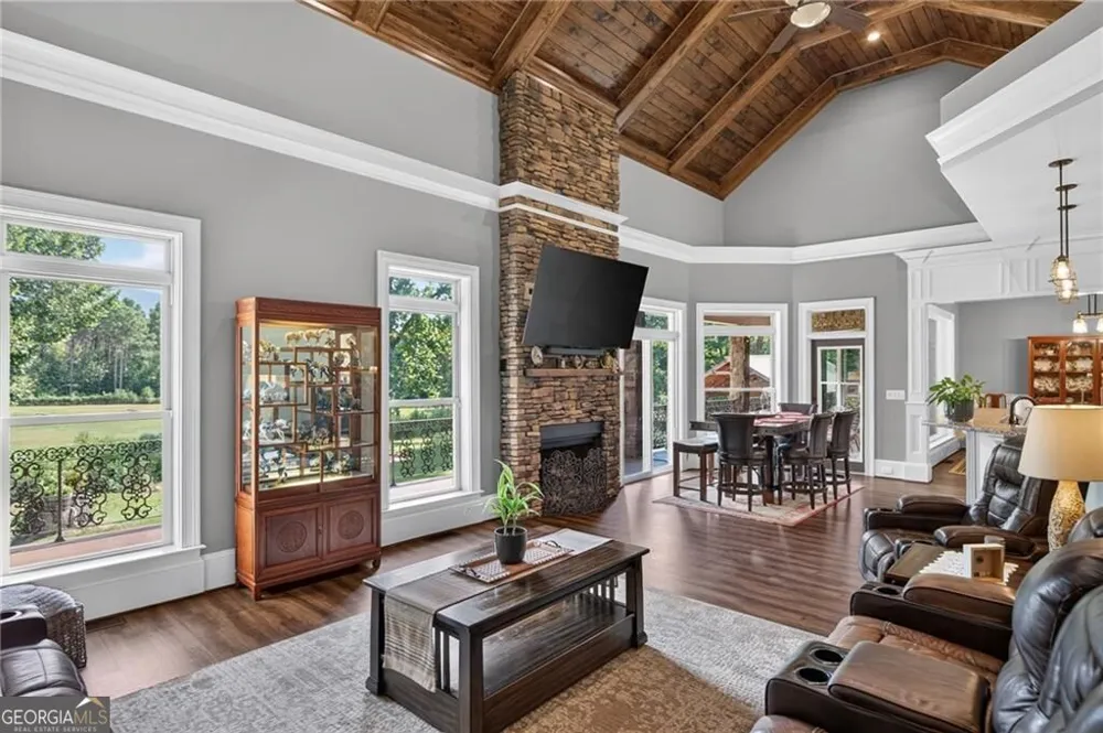 456 E Valley RD NE Rydal, GA 30171