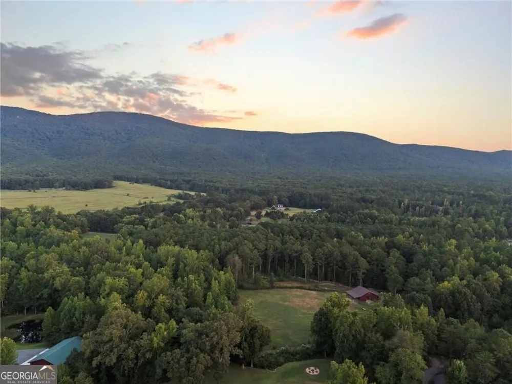 456 E Valley RD NE Rydal, GA 30171