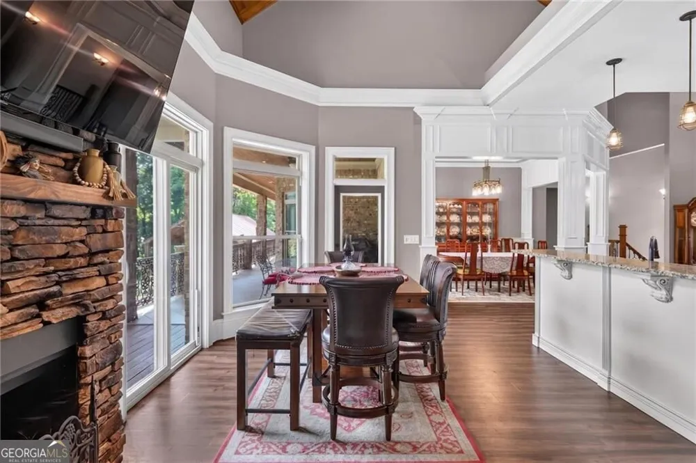 456 E Valley RD NE Rydal, GA 30171