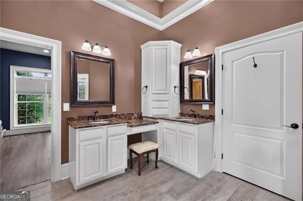 456 E Valley RD NE Rydal, GA 30171