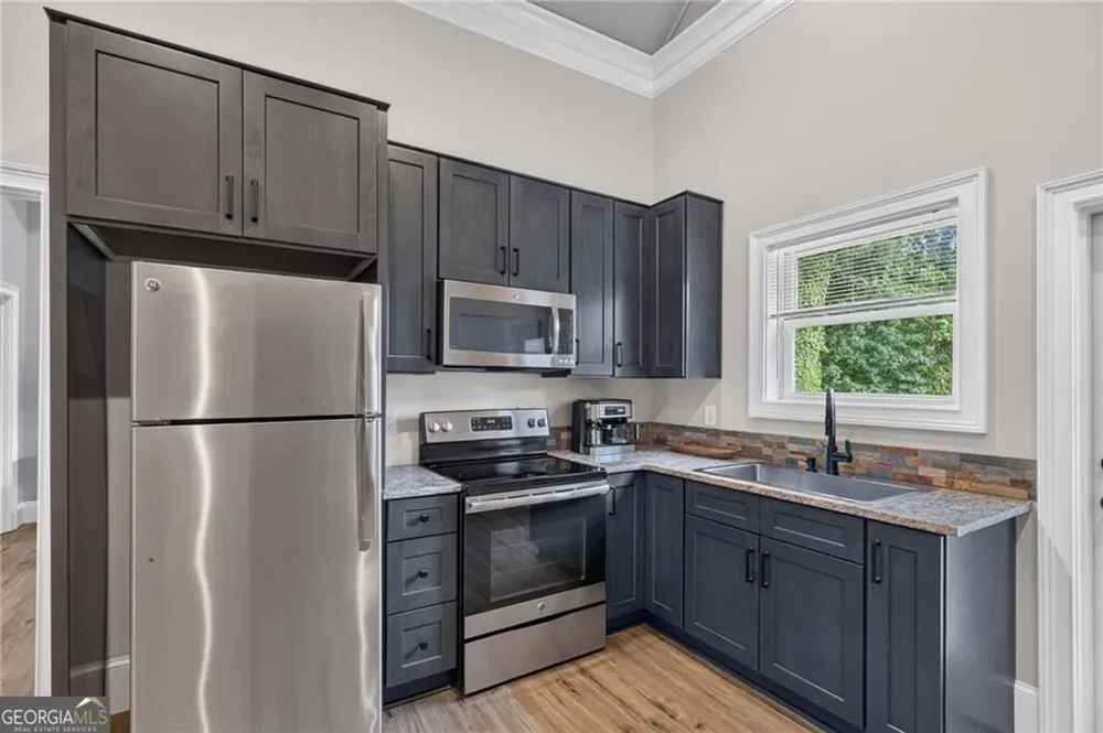456 E Valley RD NE Rydal, GA 30171